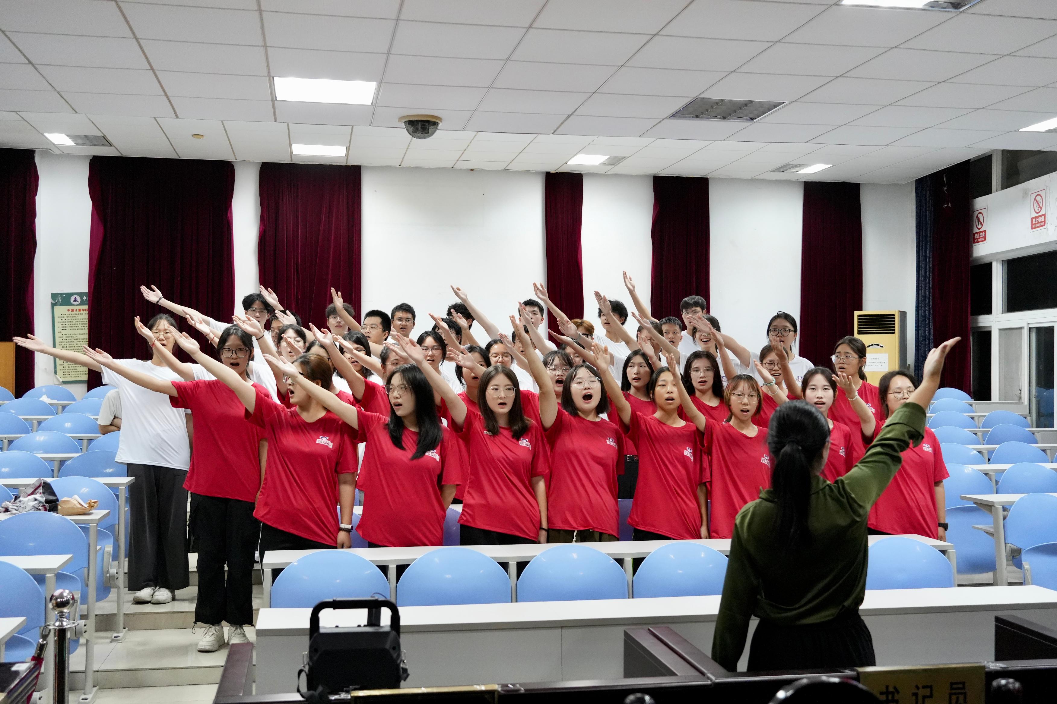 法学院(知识产权学院)举办2024级新生合唱比赛