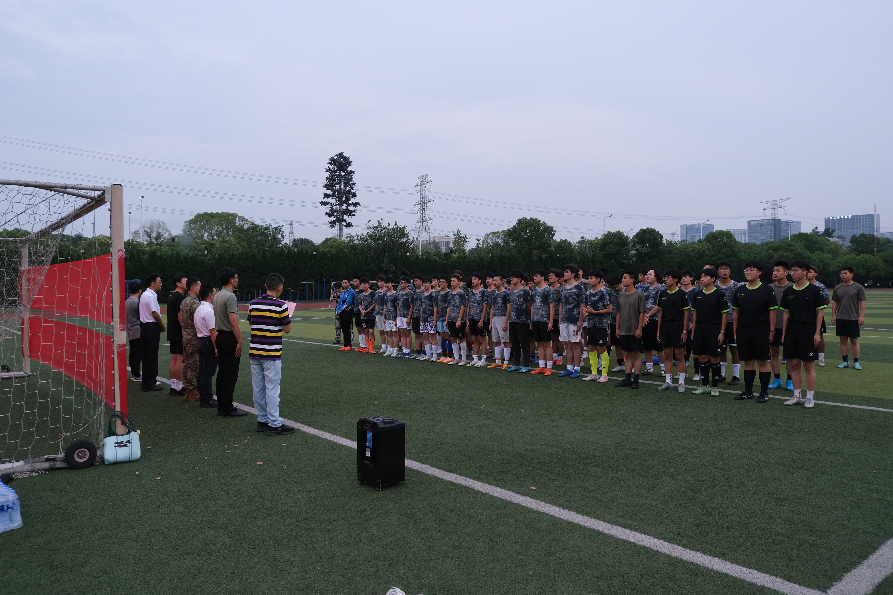 法学院承办2023级军训教官、师生足球联谊赛