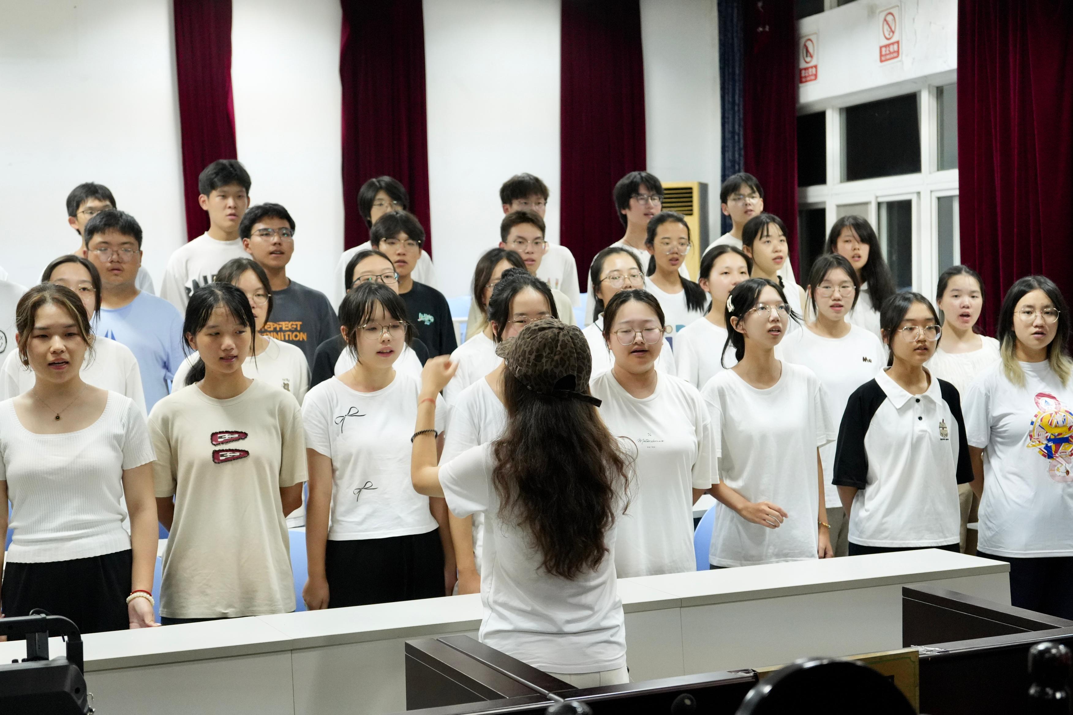 法学院(知识产权学院)举办2024级新生合唱比赛