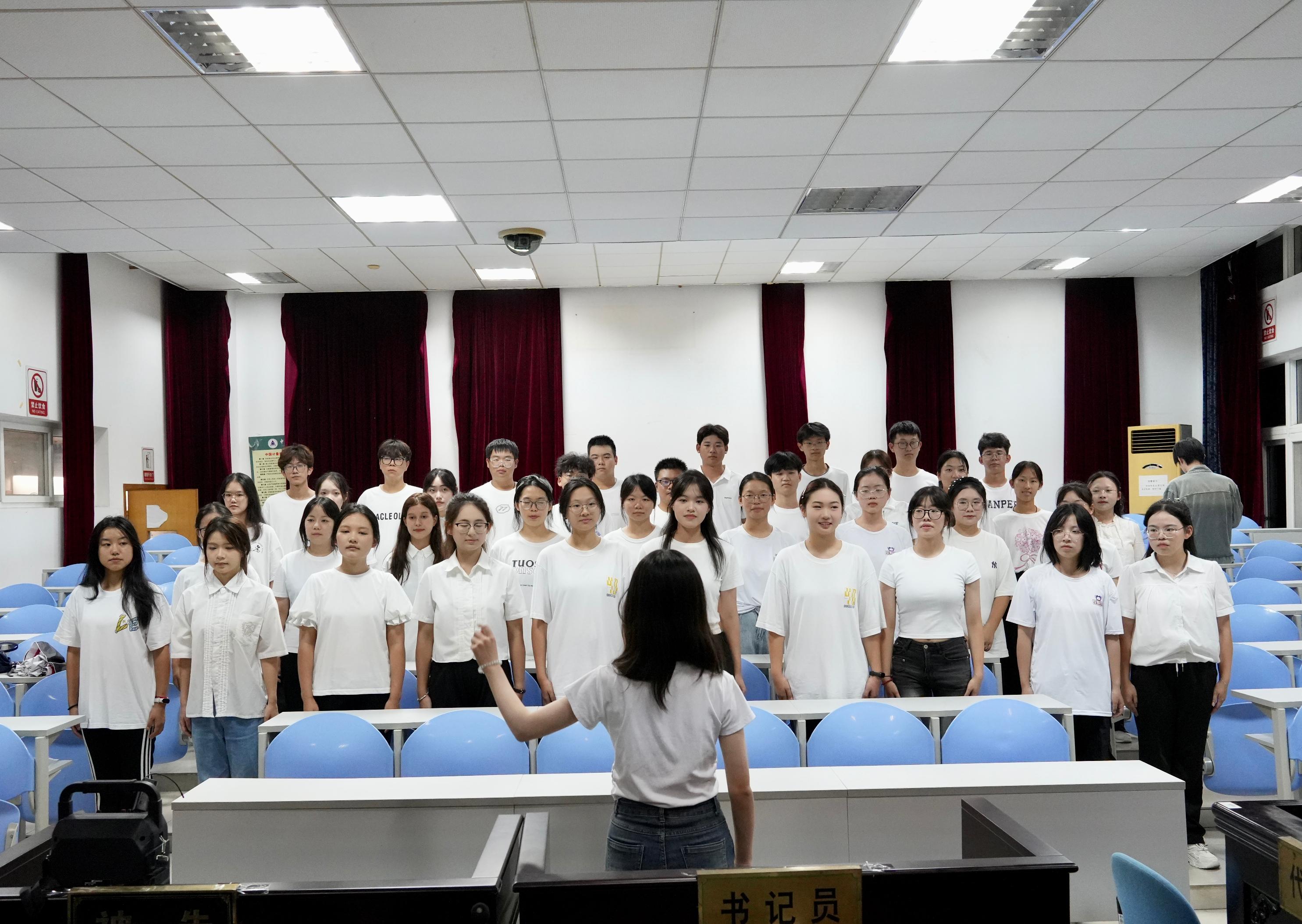 法学院(知识产权学院)举办2024级新生合唱比赛