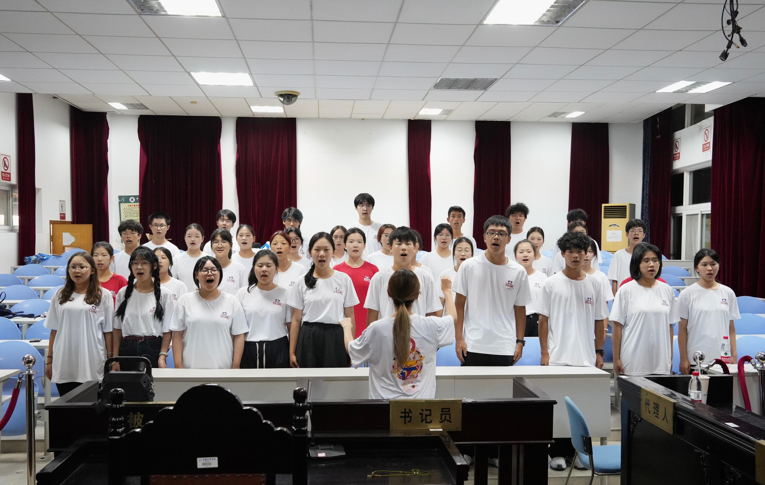 法学院(知识产权学院)举办2024级新生合唱比赛