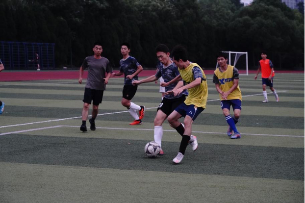 法学院承办2023级军训教官、师生足球联谊赛